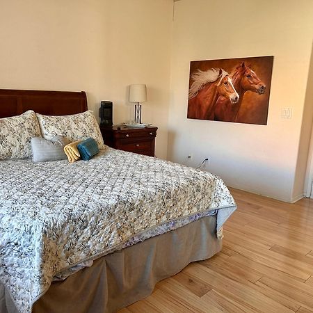 Golden Saddle Suite With Tv And Private Bathroom Hemet Kültér fotó