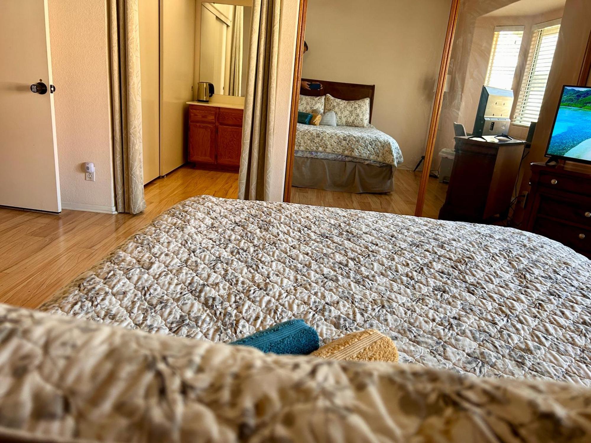 Golden Saddle Suite With Tv And Private Bathroom Hemet Kültér fotó